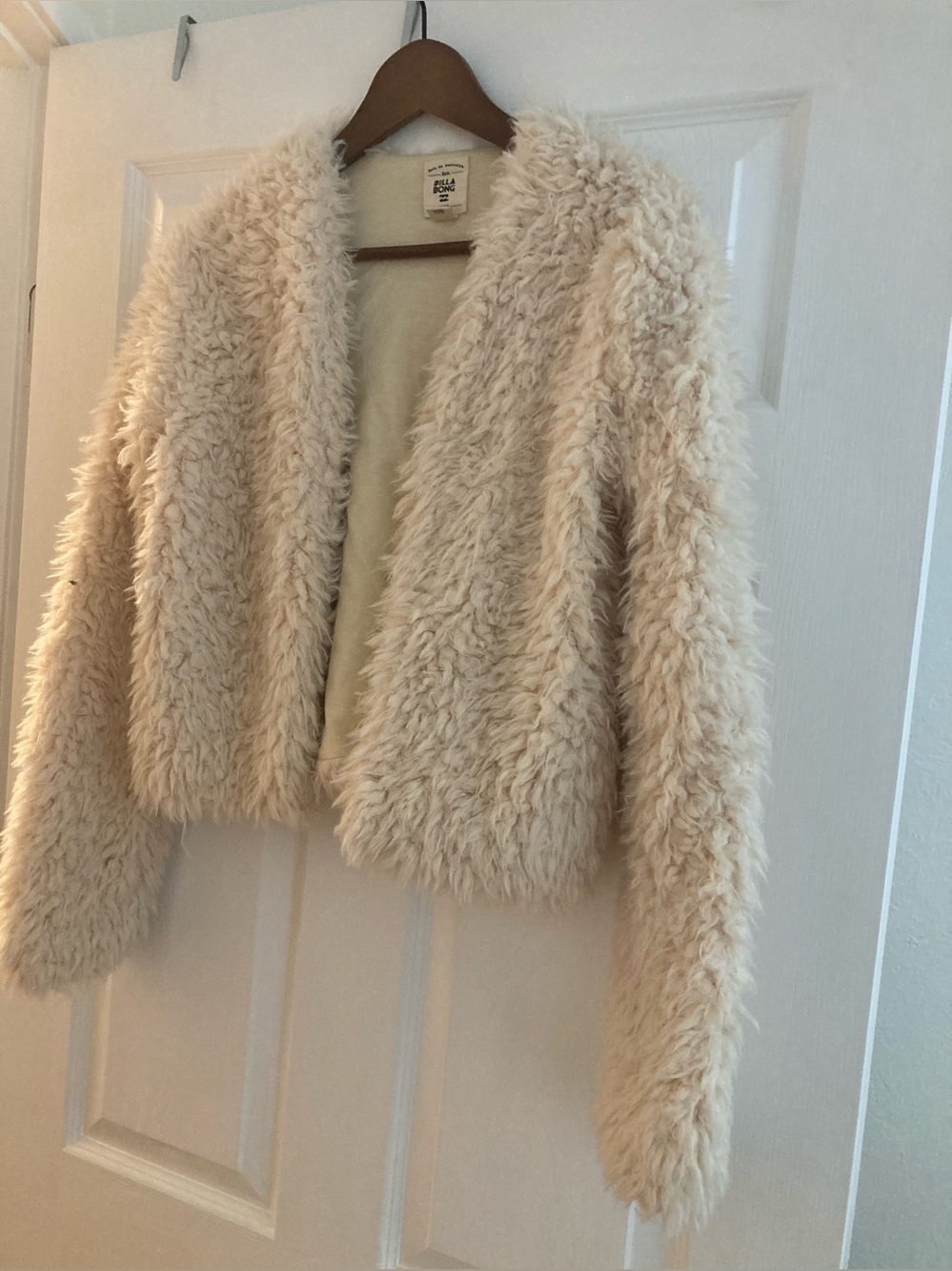 Billabong medium Cream Faux Shearling cropped Teddy Jacket